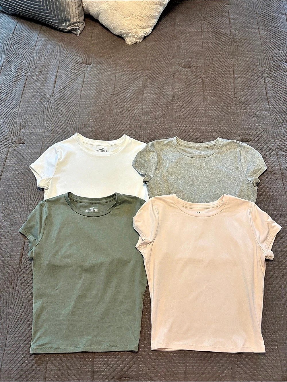 Hollister Women's Short Sleeve Tees XS 4-Pack